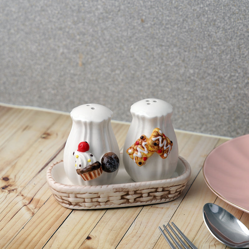Cupcake And Cookies Design Salt And Pepper Set With Tray