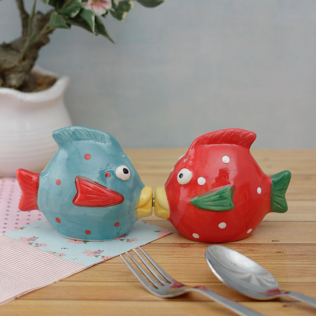 Cute Fish Salt and Pepper Set - Red/Blue