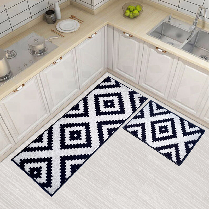 Pattern Jacquard Concentric Diamond Floor Mats - Black and Offwhite