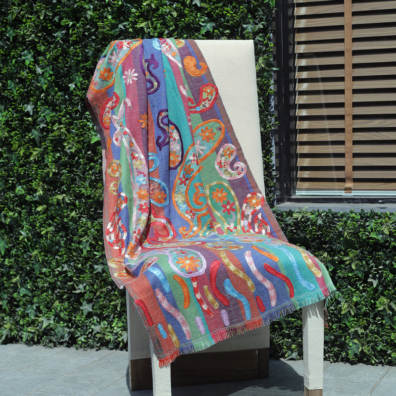 Paisley Jacquard Woollen Stole with Aari Embroidery